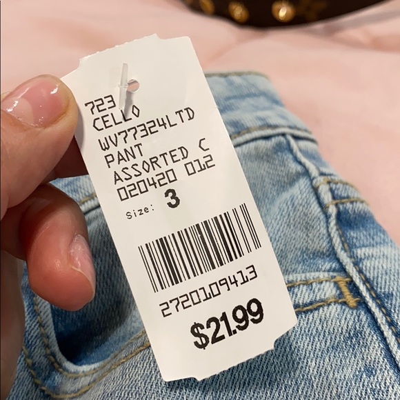 Distressed Jeans - Picture 4 of 4